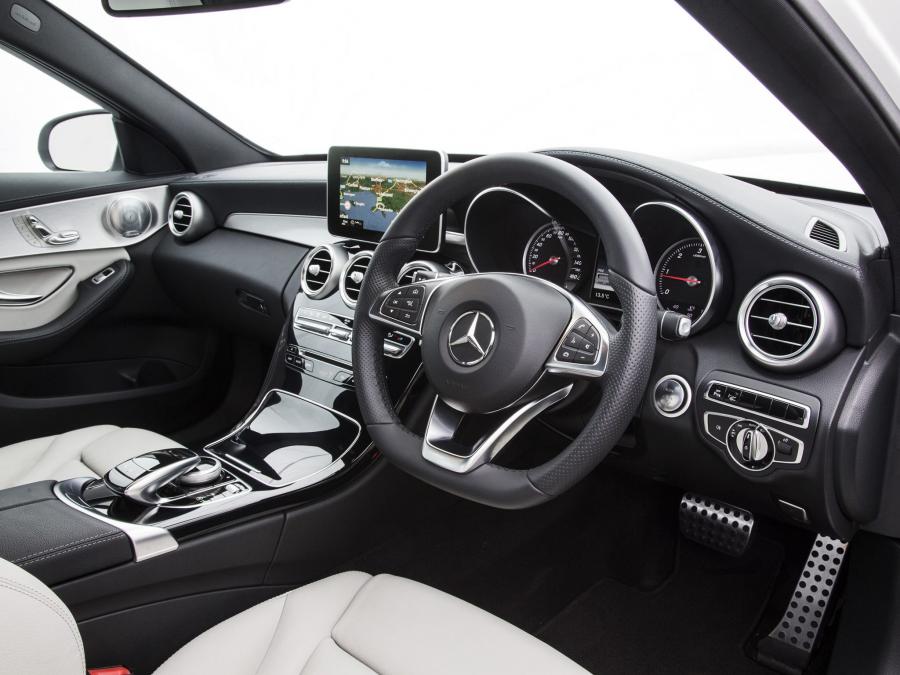  Mercedes-Benz C220 BlueTec AMG Line 2014 года  (UK) (фото 12 из 23)